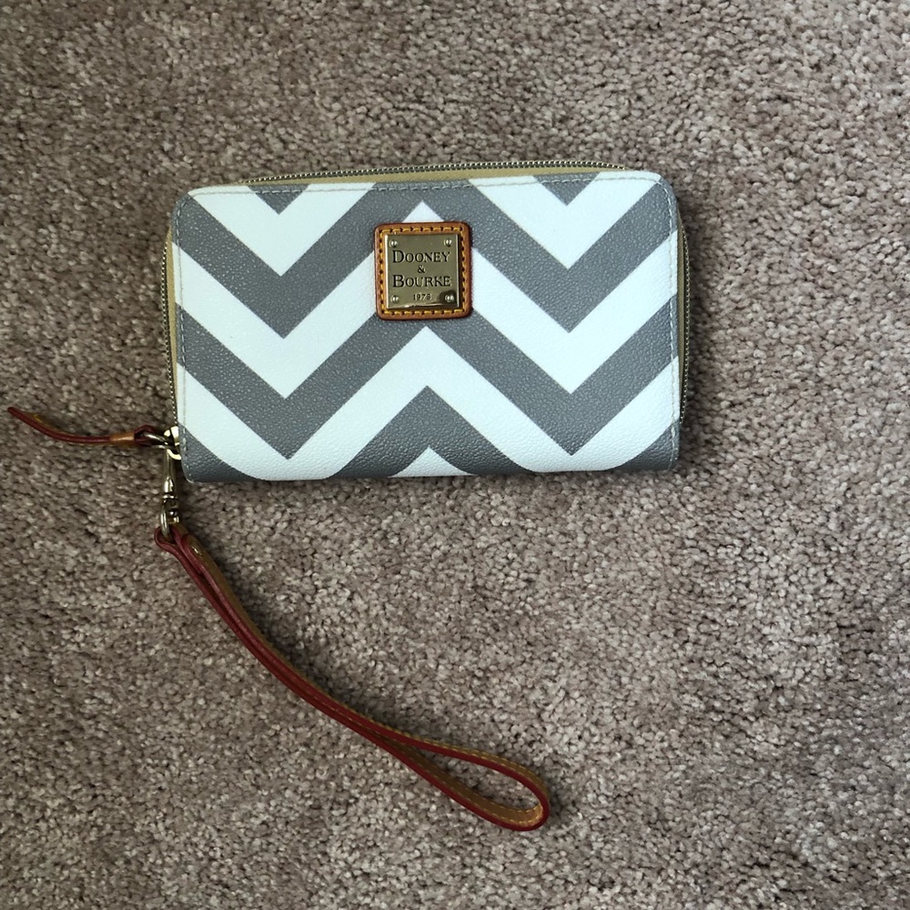 Dooney & Bourke wristlet